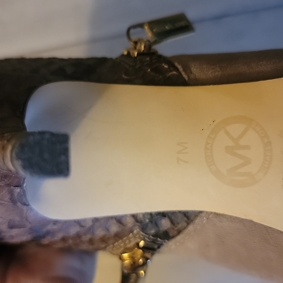 Michael Kors Brown & Snake Skin Kitten Heels. Size 7. - Picture 9 of 13